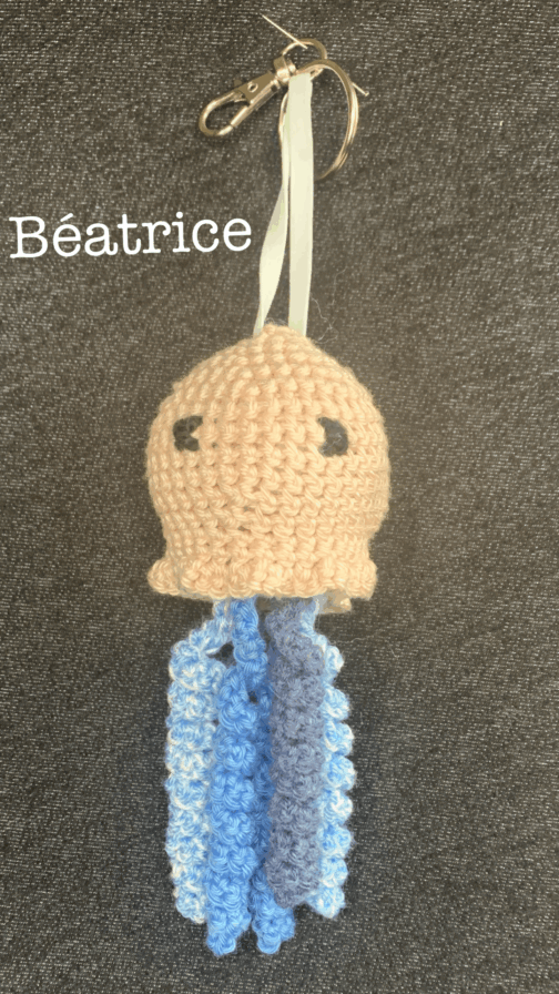 Porte-clé méduse en crochet – Image 4